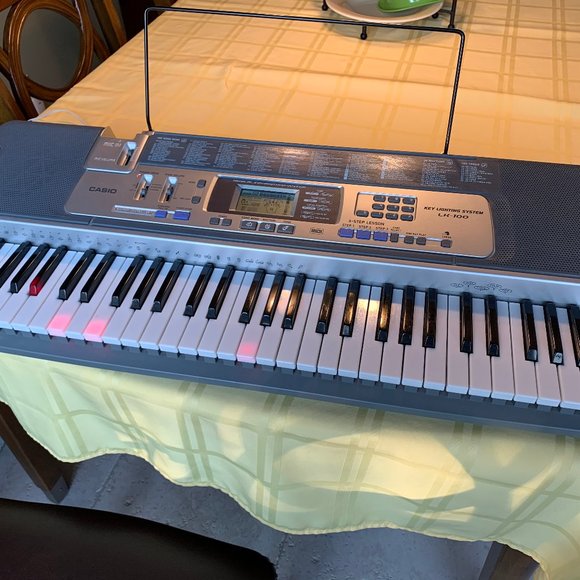 Casio Keyboard LK100 Lightning ($90) - Picture 1 of 1